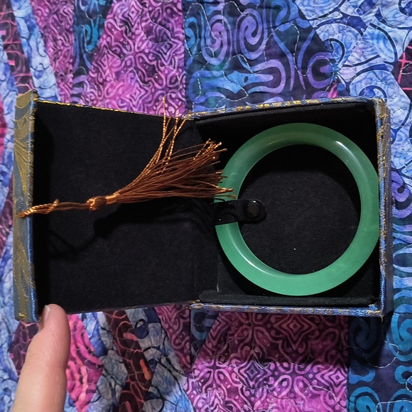 Elegant Green Jade Bangle, Size 67.15mm - Picture 5 of 5